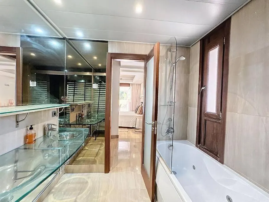 Apartamento De 3 Dormitorios En Bahia De La Plata Estepona Apartment