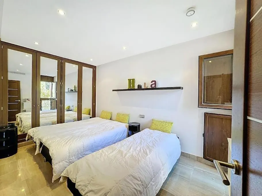 Apartamento De 3 Dormitorios En Bahia De La Plata Estepona Apartment