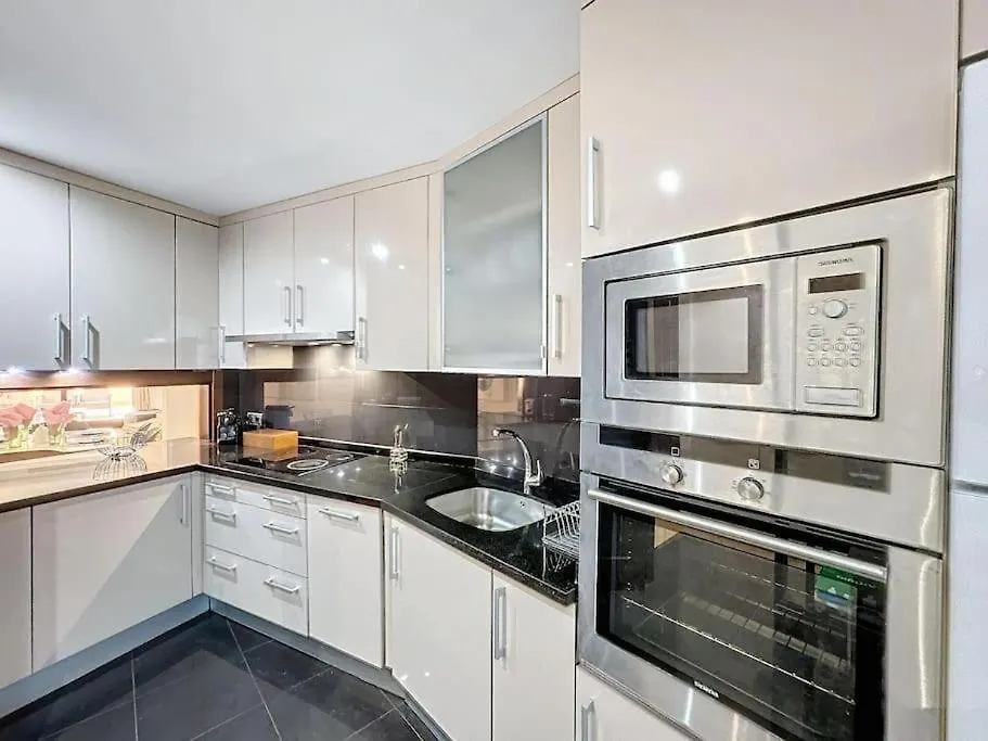 Apartamento De 3 Dormitorios En Bahia De La Plata Estepona 0*,  Spain