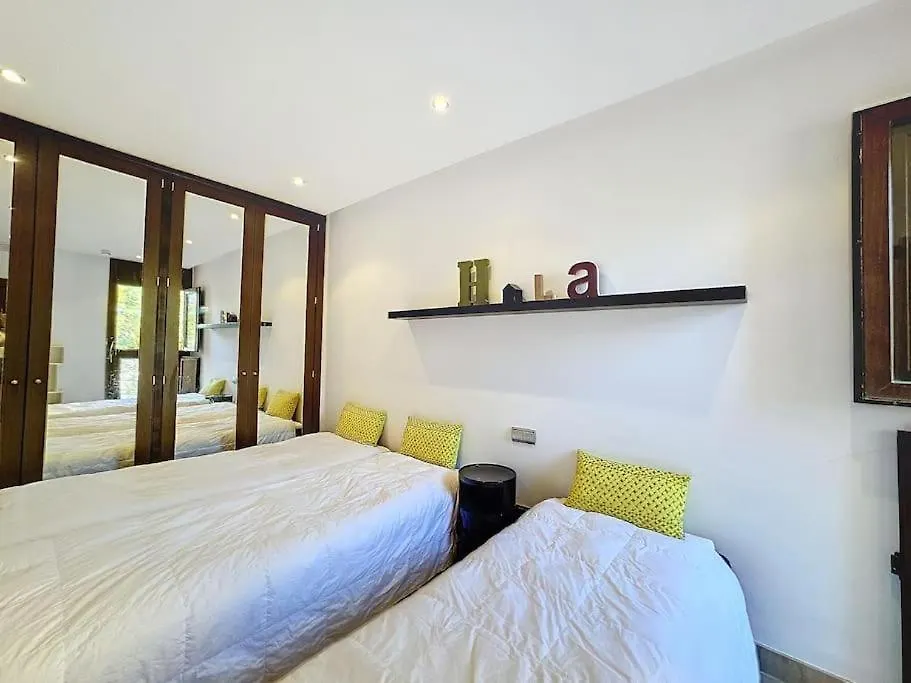 Apartamento De 3 Dormitorios En Bahia De La Plata Estepona