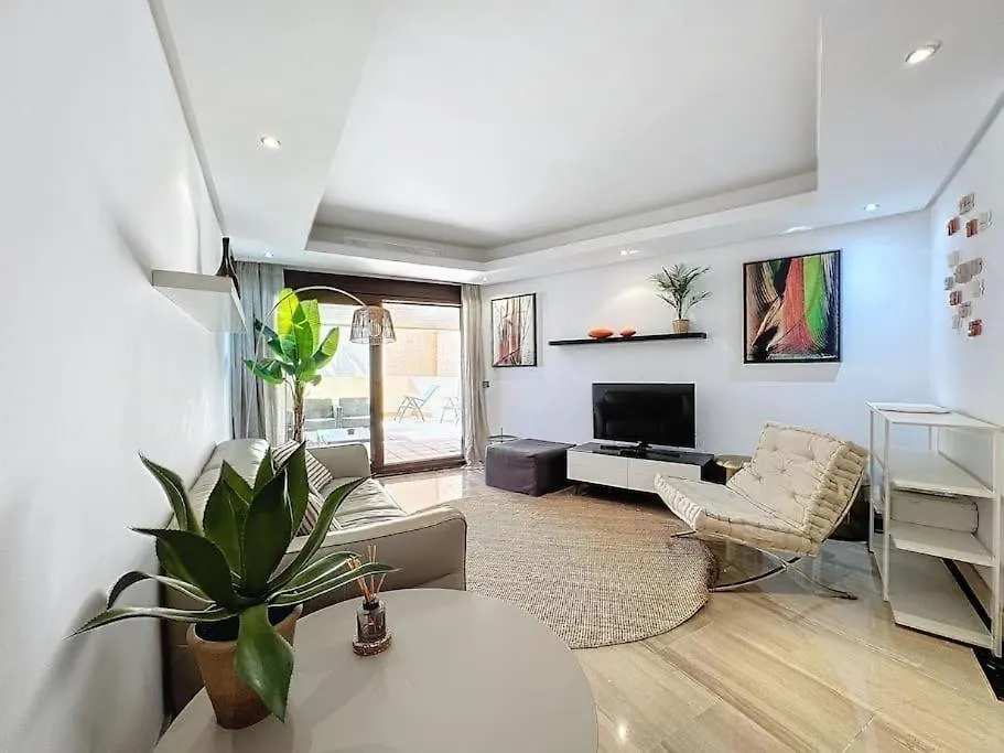 Apartamento De 3 Dormitorios En Bahia De La Plata Estepona 0*,
