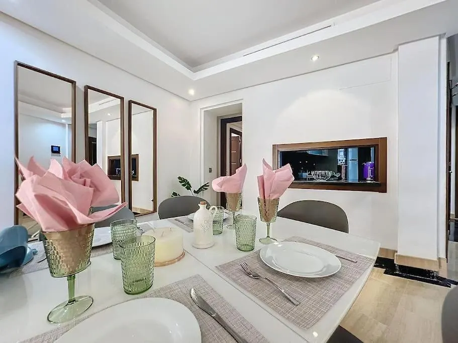 Apartamento De 3 Dormitorios En Bahia De La Plata Estepona Spain