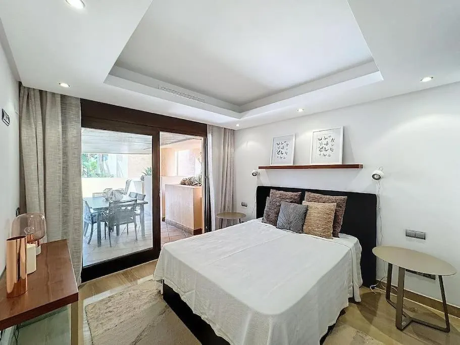 Apartamento De 3 Dormitorios En Bahia De La Plata Estepona Apartment