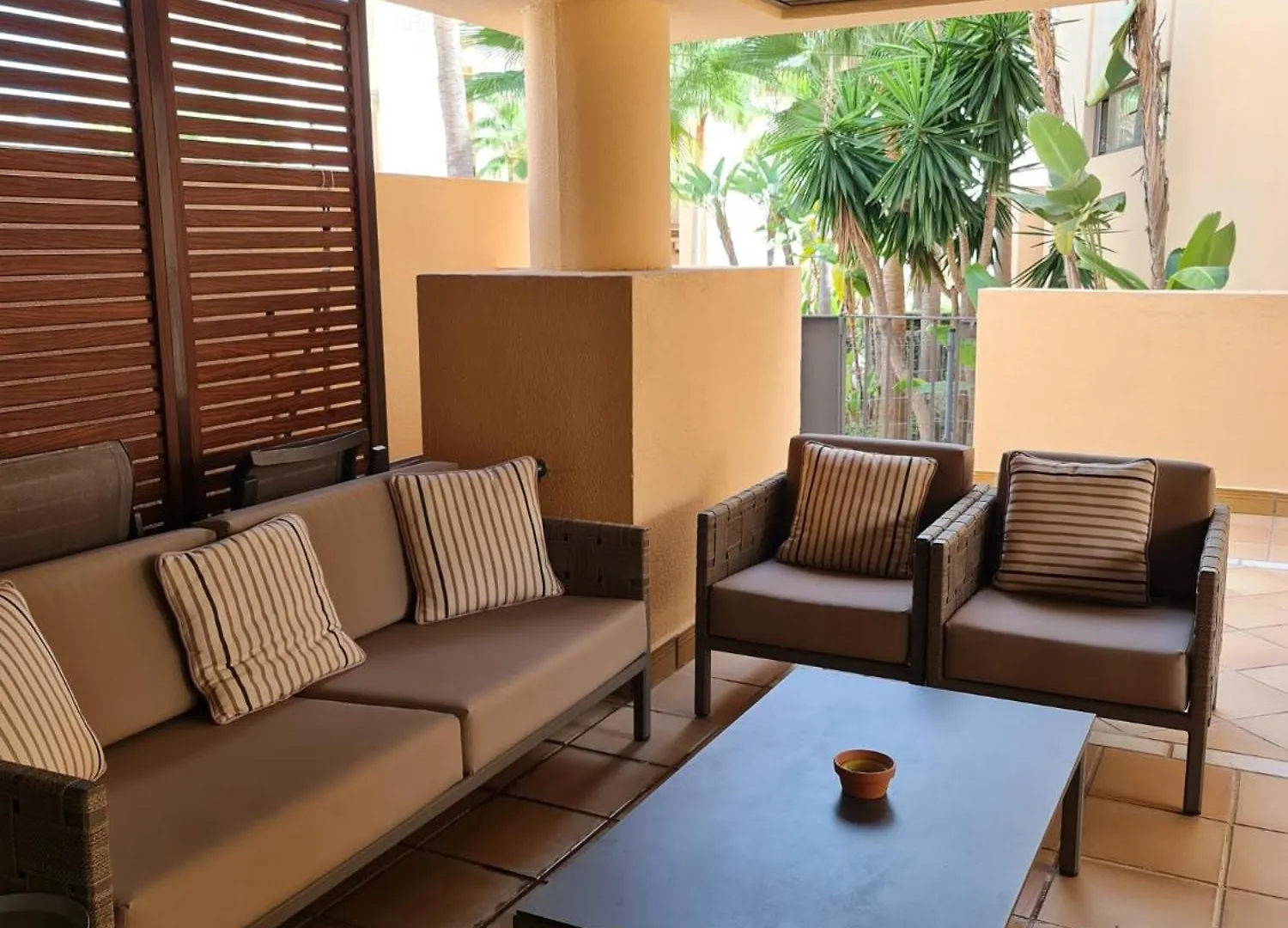 Apartamento De 3 Dormitorios En Bahia De La Plata Estepona Apartment