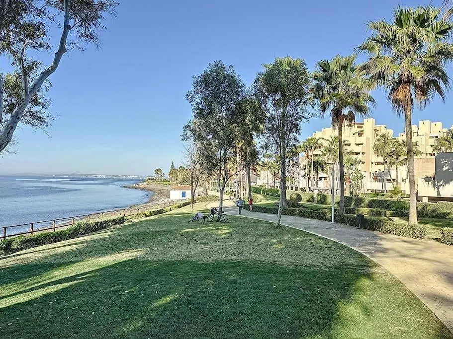 Apartamento De 3 Dormitorios En Bahia De La Plata Estepona Spain
